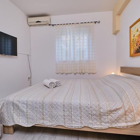 Beautiful Apartments Ksenija Mali Lošinj Exterior foto